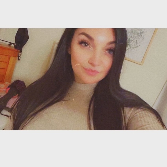 Meet your Posher, Hannah - Picture 1 of 1